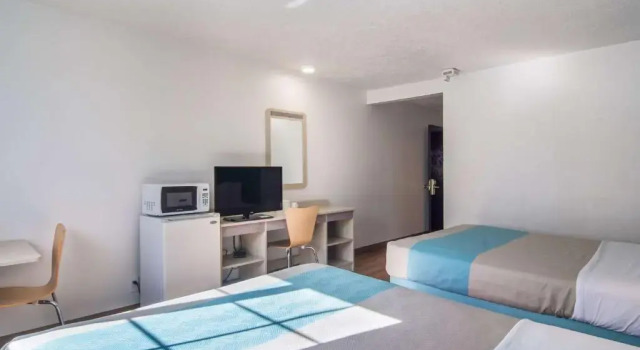 Четырёхместный номер Standard Motel 6-The Dalles, OR