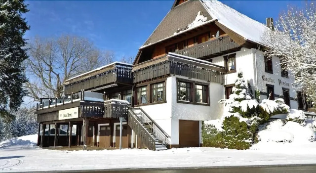 Gasthof zum Kreuz in Furtwangen, Rezervovat Hotel Furtwangen Black Forest