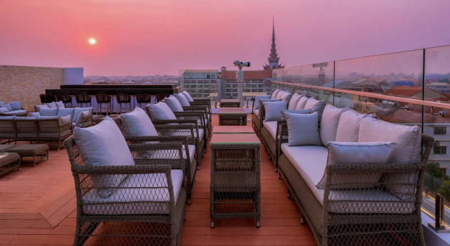 Двухместный люкс с балконом Courtyard by Marriott Siem Reap Resort
