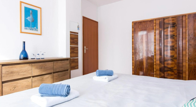 Apartment Home Away From Home, Varaa Huoneisto Hotellit Kvarner Islands uima-altaalla, Uima-allas