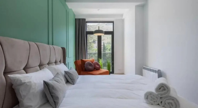 Luxury Meets Convenience - 2 bdrm @ City Center