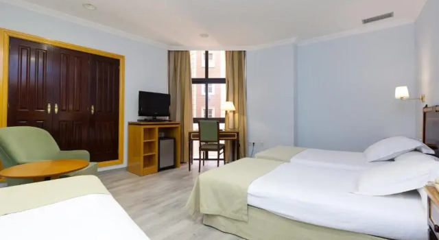 Полулюкс Hotel Don Curro