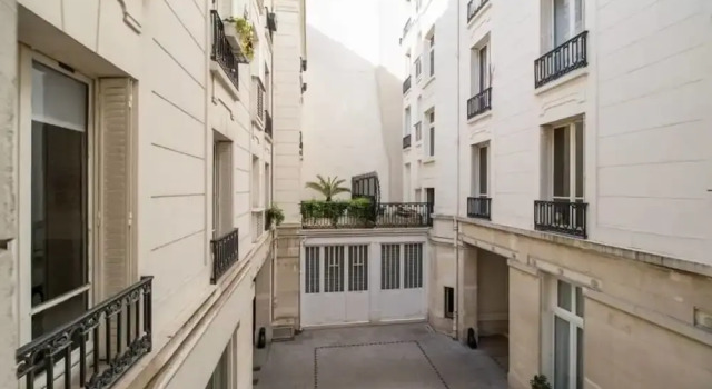 Amazing and Modern Flat for 6 in Le Marais, Забронировать Отель Париж Иль-де-Франс, рядом с Станция метро Rambuteau