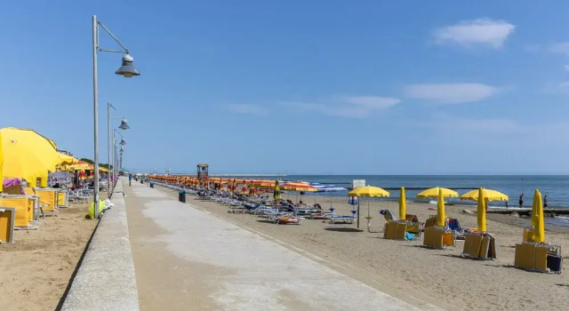Residence Holiday, Забронировать Отель Каорле Линьяно-Ривьера