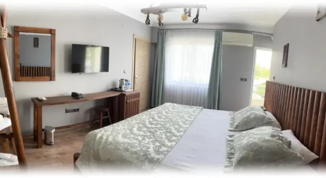 Standardowy dwuosobowy pokój z widokiem na basen Senler Hotel