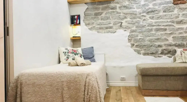 Cozy City Veerenni studio, Rezervovat Hotel Hotely v Harjumaa s parkováním, Parkování