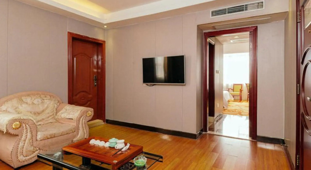 Люкс Deluxe Vienna Hotel Huizhou Huiyang Danshui Road
