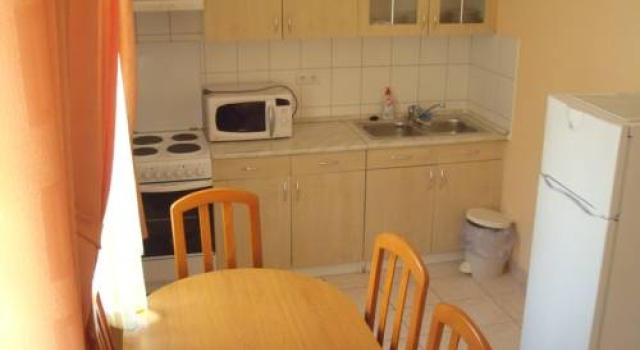 Sasi Panzi 1, Réserver Hôtel Strigonie 