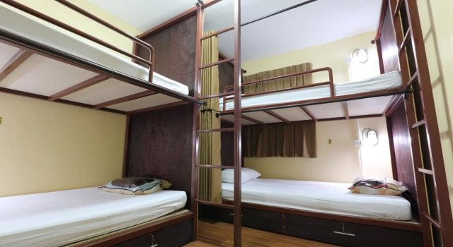 @Home Hostel Wua Lai, Забронировать Хостел Отели Чиангмай с парковкой, рядом с Wat Srisupan, Парковка