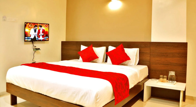 Hotel Sri Sai Suites