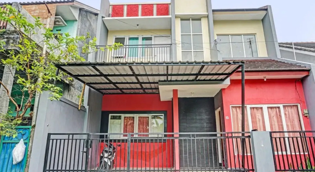 OYO Life 92091 Citra Omah Syariah, Prenota Hotel Malang East Java, vicino a Taman Krida Budaya Jawa Timur
