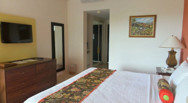 Номер Superior с балконом и с видом на океан Coyaba Beach Resort