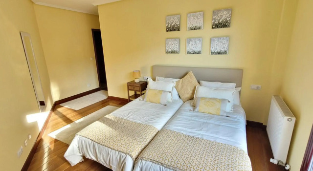 Cozy Yellow Home in Getxo, Varaa Hotelli Getxo 