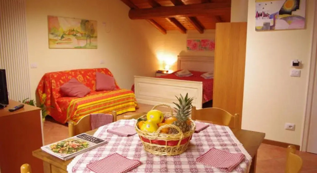 Agriturismo La Casa Del Mandorlo, Забронировать Отель Монцамбано Озеро Гарда