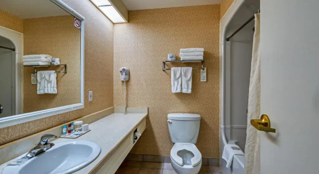 Четырёхместный номер Standard The Casablanca Hotel