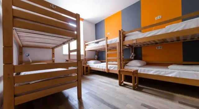 Кровать в общем номере с балконом DREAM Hotel Kyiv