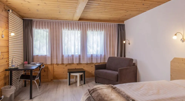 Двухместный семейный номер Standard с балконом Hôtel Alpina - Swiss Ski & Bike Lodge Grimentz