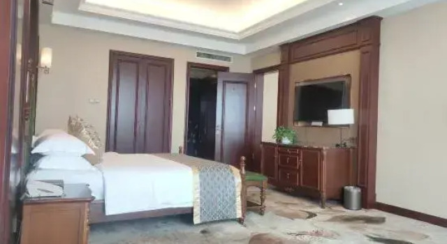 Люкс Business Crown Century Hotel