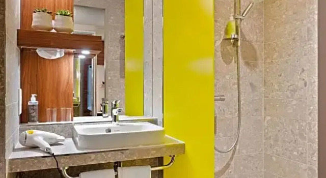 Четырёхместный номер Standard Hey Lou Hotel Monheim am Rhein
