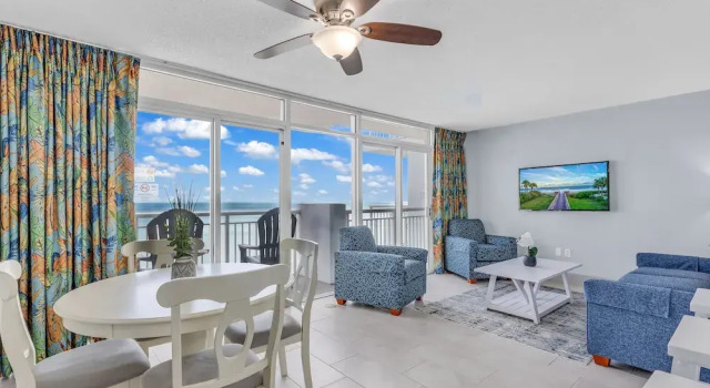 Номер Standard с балконом и oceanfront Atlantica Resort
