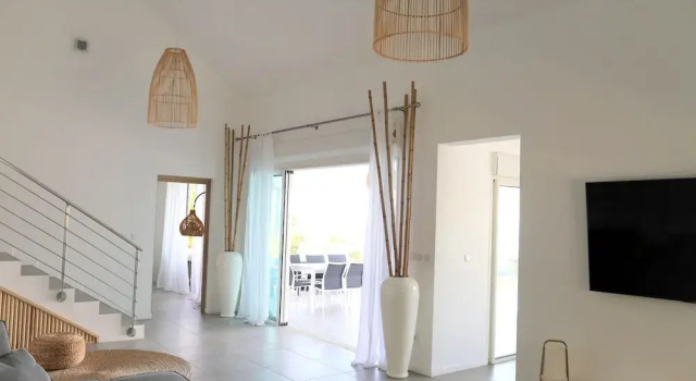 Villa With 4 Bedrooms In Saint Gilles Les Bains With Private Pool Enclosed Garden And Wifi, Book Villa Hotels in Saint-Paul with Parking, Parking