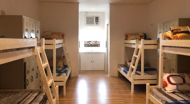 Кровать в общем номере Alesseo Backpackers