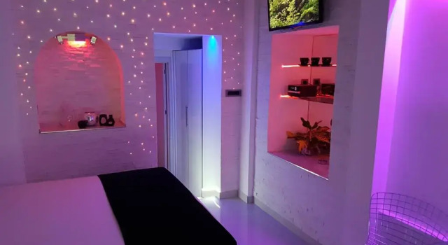 Апартаменты Monroe Apartment