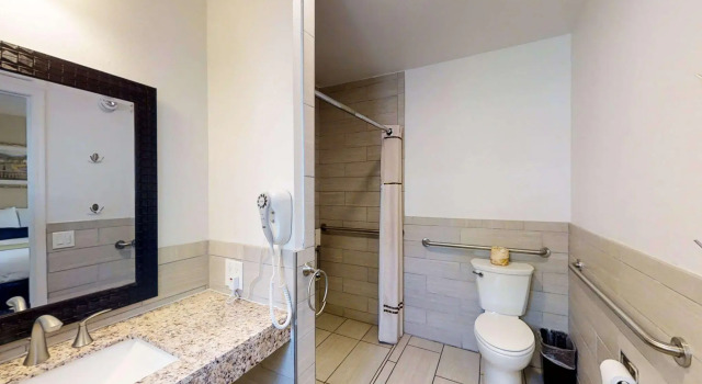 Четырёхместный номер Standard Napa Discovery Inn