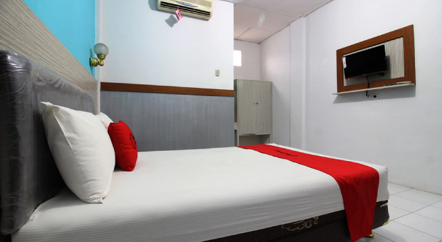 RedDoorz Plus Syariah near Lempuyangan Station 3, Book Hotel Danurejan Yogyakarta