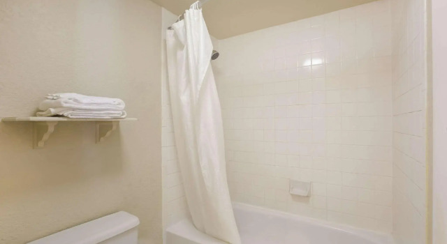 Двухместный номер Standard Bhagat Hotels Stone Mountain Atlanta BW Signature Collection