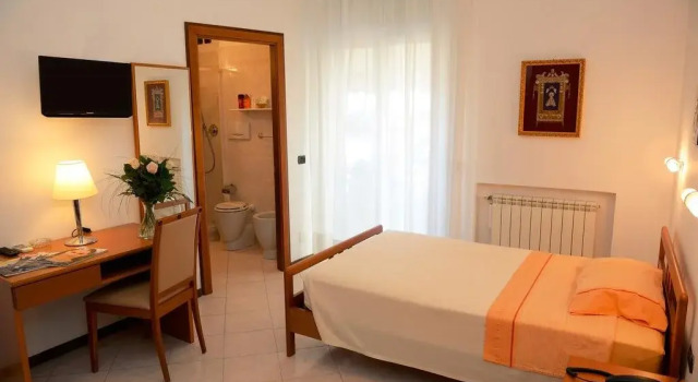 Casa Di Ospitalità Fatebenefratelli, Buchen Sie Hotel Hotels in Varraze mit Pool, Schwimmbad