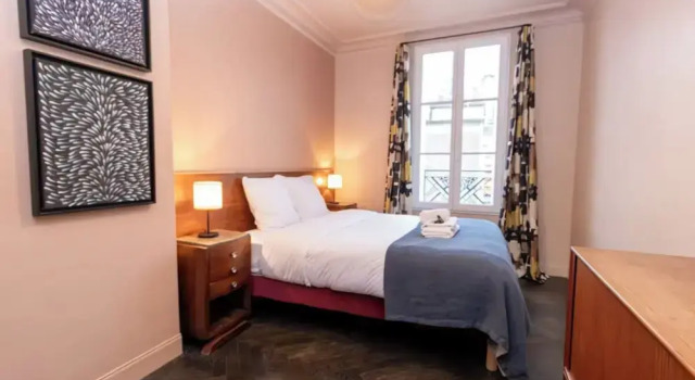 Wonderful Apartment Terrace Center of Paris, Забронировать Апартаменты/квартира Париж Иль-де-Франс, рядом с Станция метро Rambuteau