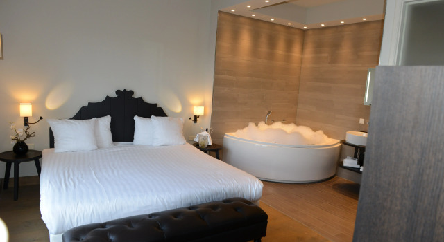 Fletcher Hotel - Restaurant Nautisch Kwartier, Забронировать Отель Отели Хёйзен с парковкой, Парковка