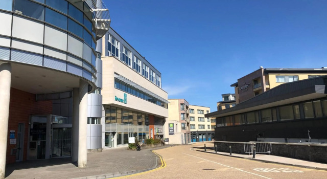 Geata na Cathrach - Galway Lakeside Apartments, Забронировать Апартаменты/квартира Голуэй графство Голуэй, рядом с Lynch’s Castle