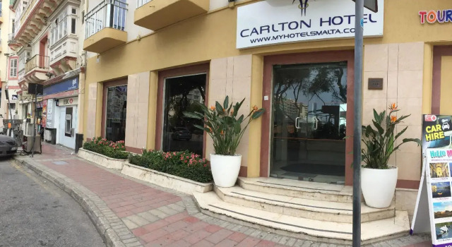 Carlton Hotel