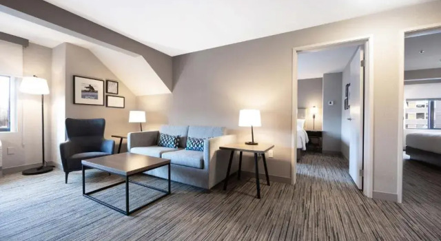 Люкс с 2 комнатами Four Points by Sheraton Downtown Seattle Center