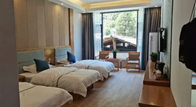 Трёхместный номер Standard с красивым видом из окна City Hotel Duqm