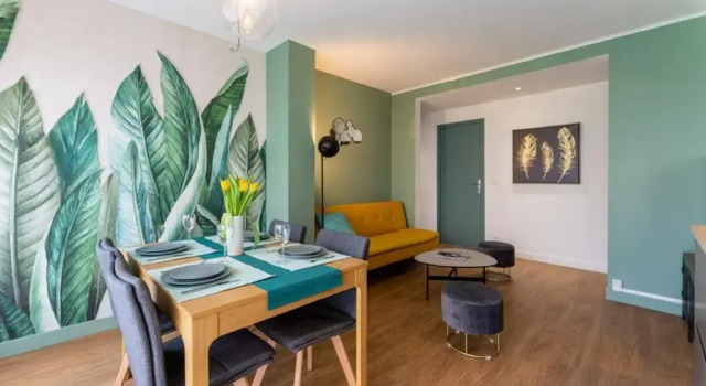 Le Romanesque, Book Apartment  