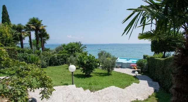 Villa Lydia in Padenghe sul Garda, Забронировать Вилла Отели Valtenesi del Garda с парковкой, Парковка