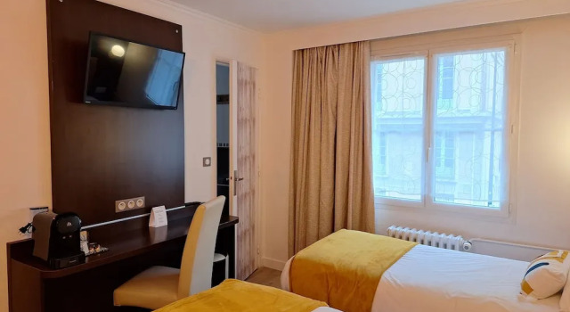 Трёхместный номер Superior The Originals Boutique, Hôtel dAngleterre, Le Havre, centre, plage