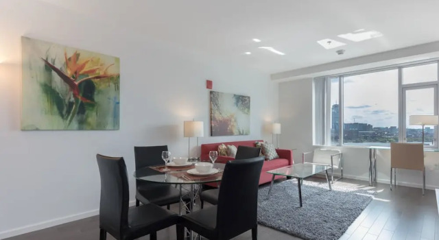 Апартаменты Luxury с 2 комнатами Bluebird Suites in Kendall Square