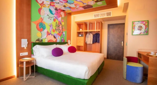 Четырёхместный номер Standard OMAMA Hotel