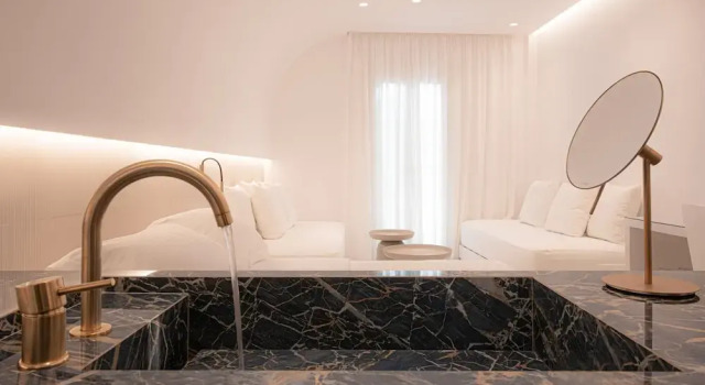 Четырёхместный номер Standard с балконом Petasos Chic Hotel