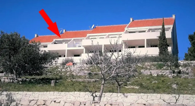 Apartments by the sea Milna, Brac - 18743, Забронировать Апартаменты/квартира Апартаменты Милна, рядом с Частный Пляж «Куча за одмор Белезза», Апартаменты/квартира