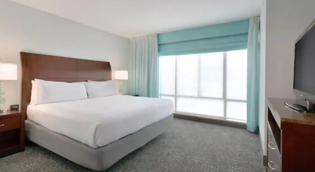 Люкс Hilton Garden Inn Worcester