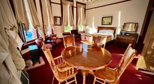 Студия Deluxe The Monarch Hotel