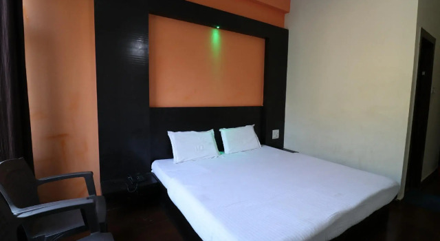 OYO 39365 Hotel Shiv Shakti Residency