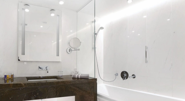 Двухместный номер Standard с видом на озеро SAZ City Life Boutique Hotel
