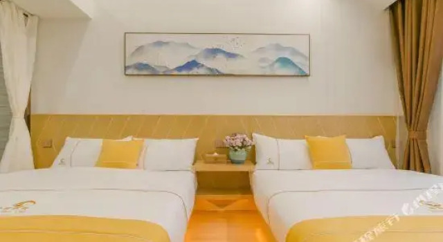 Номер Standard с 4 комнатами Lijiang Xueshanyu Inn
