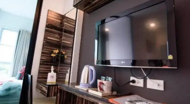 Двухместный номер Deluxe с балконом 48 Metro Hotel